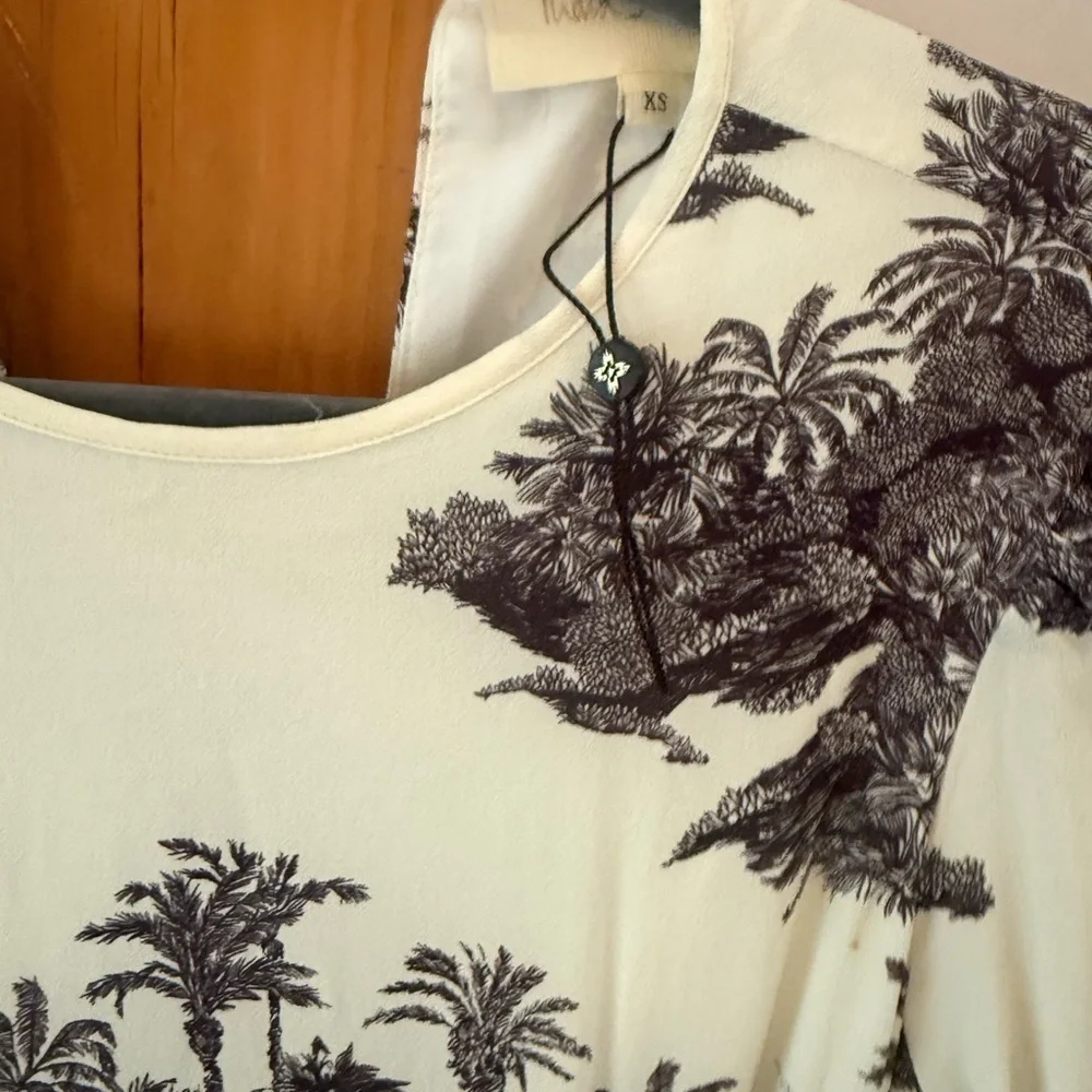 Tuckernuck x India hicks dress - Picture 3 of 3